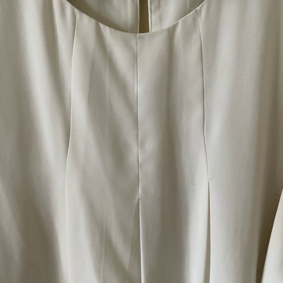 White blouse material tank top - Picture 3 of 4